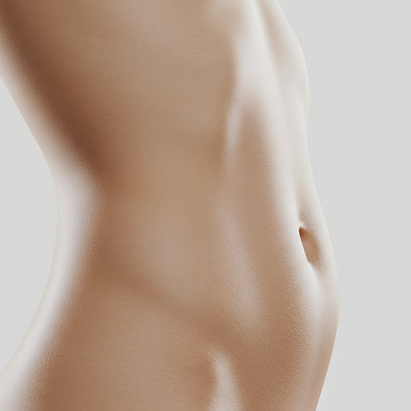 La abdominoplastia es una cirugía estética que se realiza para eliminar el exceso de piel y grasa en la zona abdominal, además de tensar los músculos debilitados o separados del abdomen. Este procedimiento es ideal para personas que han perdido mucho peso o han pasado por un embarazo y desean recuperar una apariencia más firme y plana en el abdomen.