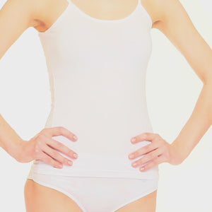 El tratamiento enzimático de primera y segunda generación es un procedimiento no invasivo que utiliza enzimas naturales para tratar la piel de manera profunda. La primera generación se enfoca en exfoliar y renovar la piel, eliminando células muertas y mejorando su textura, mientras que la segunda generación incorpora enzimas más específicas para tratamientos más avanzados, como la reducción de manchas, cicatrices o flacidez.